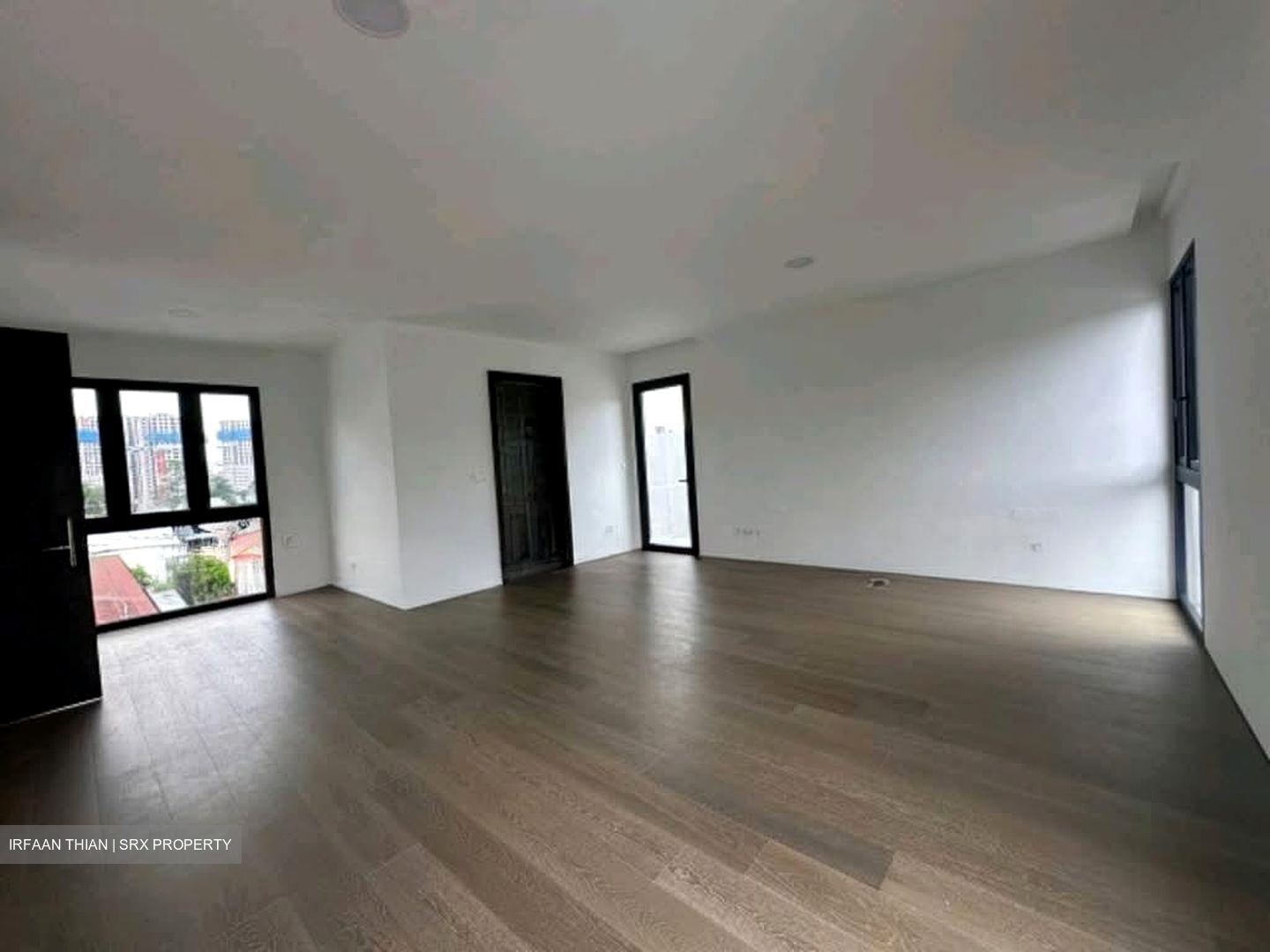 Grove Avenue (D10), Semi-Detached #539658181